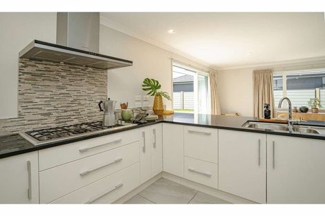 Photo of property in 6 Halyard Loop, Haruru, 0204