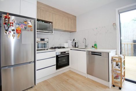 Photo of property in 32e Albrecht Avenue, Mount Roskill, Auckland, 1041