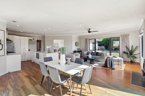 Photo of property in 9 Waitaheke Road, Te Horo, Otaki, 5581