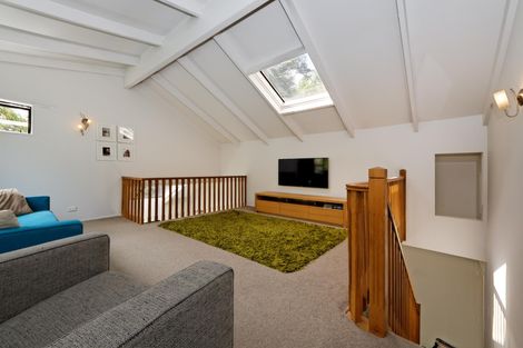 Photo of property in 5 Woontons Lane, Titirangi, Auckland, 0604