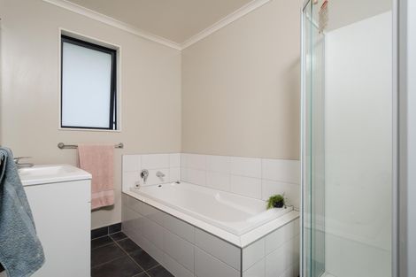 Photo of property in 20a Duncan Avenue, Te Atatu South, Auckland, 0610