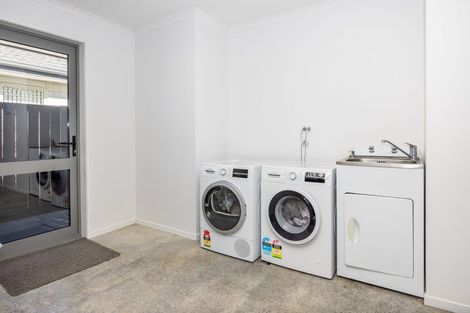 Photo of property in 5 Kennedy Lane, Hamilton East, Hamilton, 3216