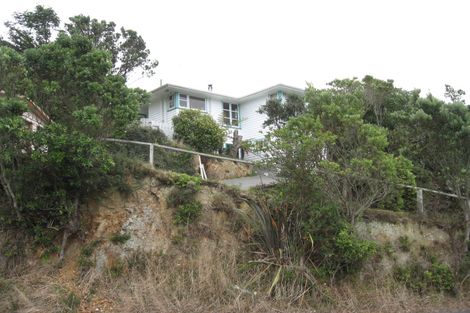 Photo of property in 62 Glanmire Road, Newlands, Wellington, 6037