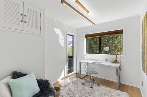 Photo of property in 2/9 Folkestone Street, Murrays Bay, Auckland, 0630