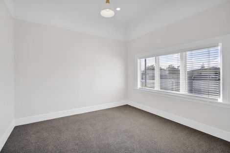 Photo of property in 16 Maire Street, Inglewood, 4330