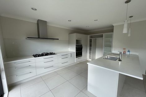 Photo of property in 35 Kuhanui Drive, Karaka, Papakura, 2113