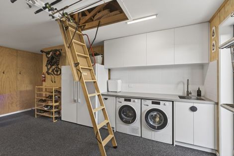 Photo of property in 247 Huatoki Street, Upper Vogeltown, New Plymouth, 4310