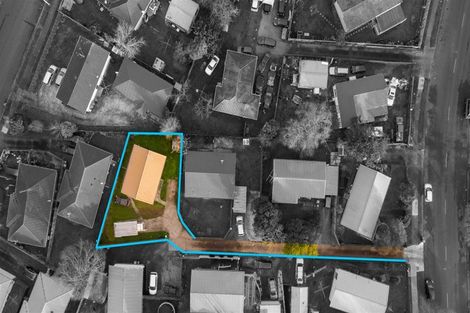 Photo of property in 2/11 Nearco Street, Randwick Park, Auckland, 2105