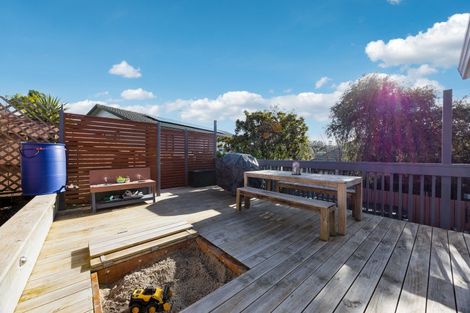 Photo of property in 15b Greta Place, Stanmore Bay, Whangaparaoa, 0932
