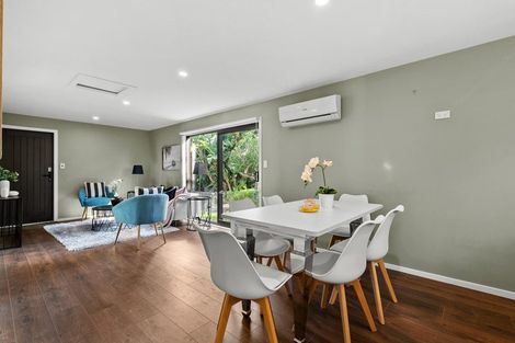 Photo of property in 26 Eugenia Rise, Totara Heights, Auckland, 2105