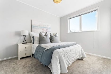 Photo of property in 4 Kelston Street, New Lynn, Auckland, 0600