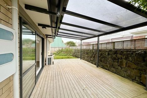 Photo of property in 17 Waiohua Road, Greenlane, Auckland, 1061