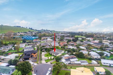 Photo of property in 37 Tarata Crescent, Mangere Bridge, Auckland, 2022