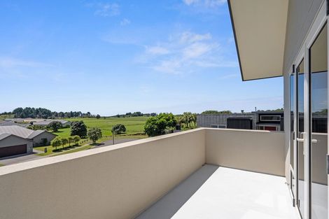 Photo of property in 10 Sampson Avenue, Waiwhakaiho, New Plymouth, 4312
