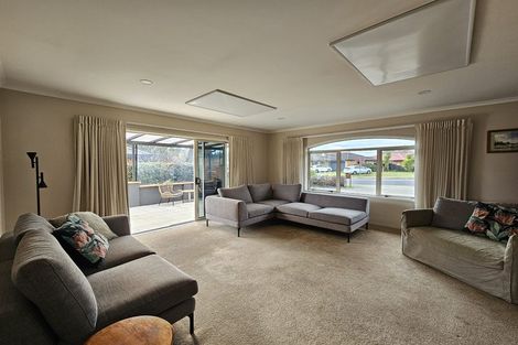 Photo of property in 11 Courtenay Place, Owhata, Rotorua, 3010