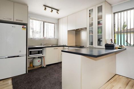 Photo of property in 277 Triangle Road, Massey, Auckland, 0614