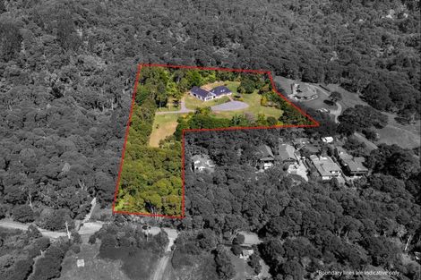 Photo of property in 105 Grassmere Road, Henderson Valley, Auckland, 0612