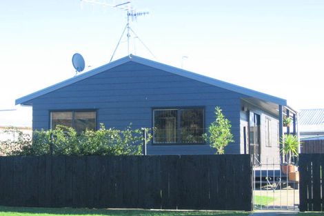 Photo of property in 7 Pukeko Street, Paraparaumu, 5032