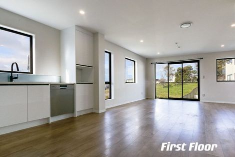 Photo of property in 1 Peony Mews, Oteha, Auckland, 0632