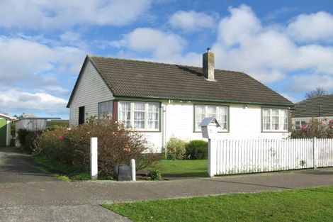 Photo of property in 42 Clyde Crescent, Roslyn, Palmerston North, 4414