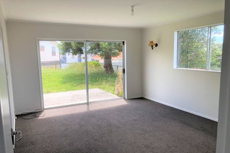 Photo of property in 14a Stewart Drive, Newlands, Wellington, 6037