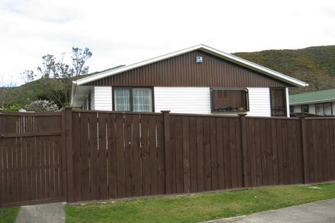 Photo of property in 8 Ngaturi Grove, Wainuiomata, Lower Hutt, 5014
