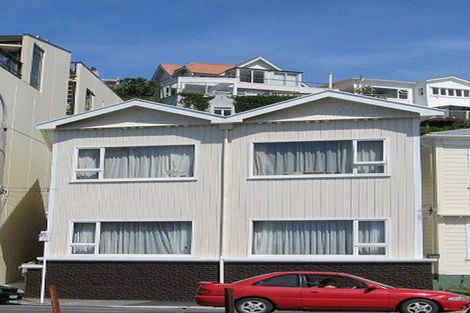 Photo of property in 82 Oriental Parade, Oriental Bay, Wellington, 6011