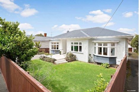 Photo of property in 7 Woodbine Avenue, Greenlane, Auckland, 1051