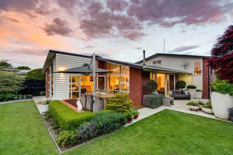 Photo of property in 10 Powell Crescent, Ilam, Christchurch, 8041