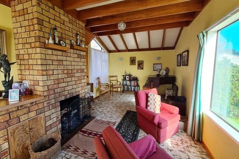 Photo of property in 6 Halse Place, Opunake, 4616