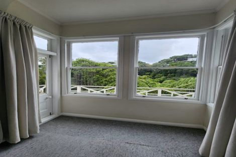 Photo of property in 140 Glenmore Street, Northland, Wellington, 6012