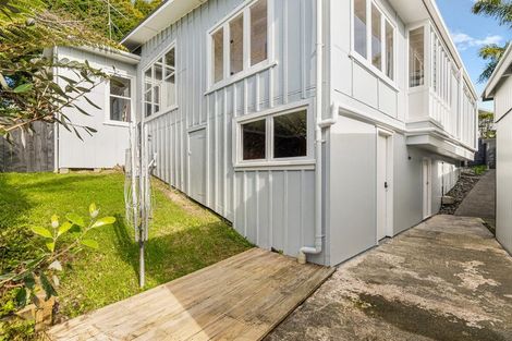 Photo of property in 2/1c Bank Street, Hillcrest, Auckland, 0627
