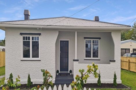 Photo of property in 23 Ross Street, Marton, 4710