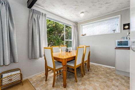 Photo of property in 16 Hicks Close, Whitby, Porirua, 5024