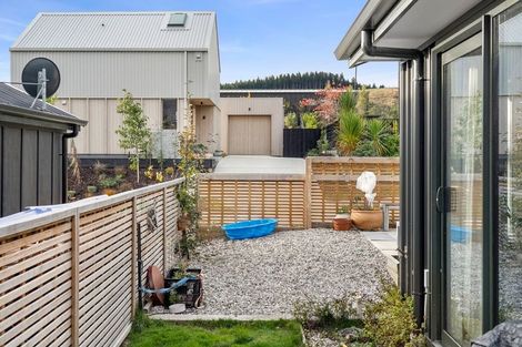 Photo of property in 17 Tuke Lane, Wanaka, 9305