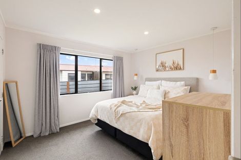 Photo of property in 100 Hillcrest Drive, Kelvin Grove, Palmerston North, 4414