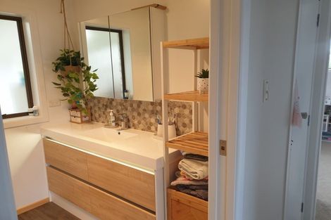 Photo of property in 9 Station Road, Puriri, Thames, 3578