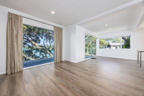 Photo of property in 74 Queen Street, Northcote Point, Auckland, 0627
