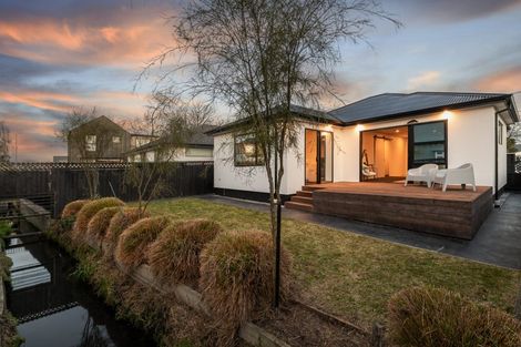 Photo of property in 257a Edgeware Road, Edgeware, Christchurch, 8013