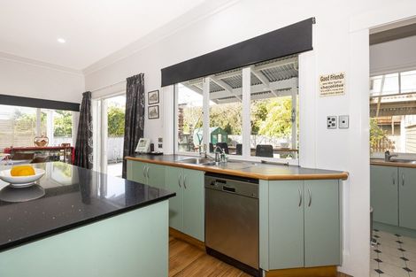 Photo of property in 11 Haronga Road, Inner Kaiti, Gisborne, 4010