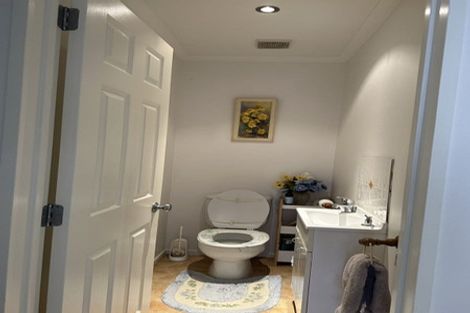 Photo of property in 2 George Deane Place, Greenhithe, Auckland, 0632