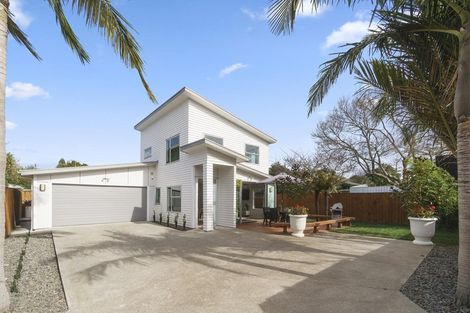 Photo of property in 15a Waipani Road, Te Atatu Peninsula, Auckland, 0610