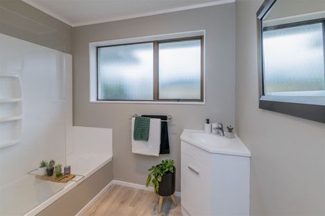 Photo of property in 51 Burn Street, Levin, 5510