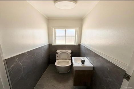Photo of property in 2/14 Ellice Road, Totara Vale, Auckland, 0629
