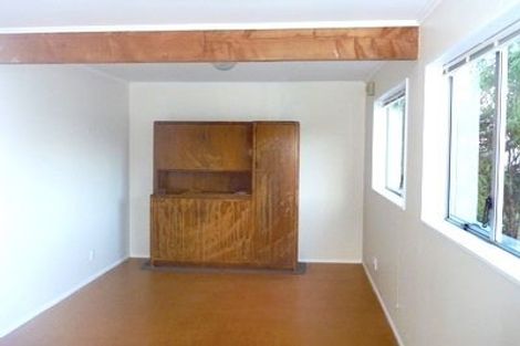 Photo of property in 36 Walter Road, Lowry Bay, Lower Hutt, 5013