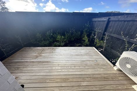 Photo of property in 6/32b Westgate Drive, Massey, Auckland, 0614