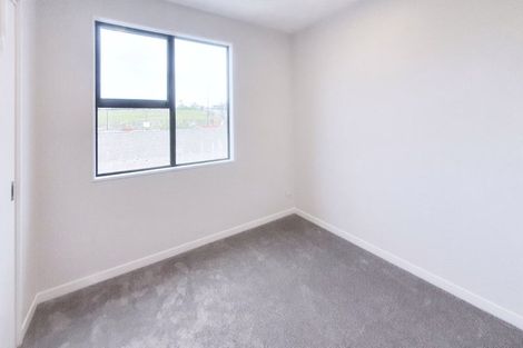 Photo of property in 10 Heketara Way, Massey, Auckland, 0614