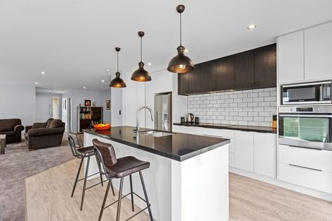 Photo of property in 2 Cecilia Place, Papamoa Beach, Papamoa, 3118