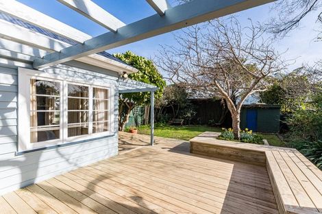 Photo of property in 218 Muritai Road, Eastbourne, Lower Hutt, 5013