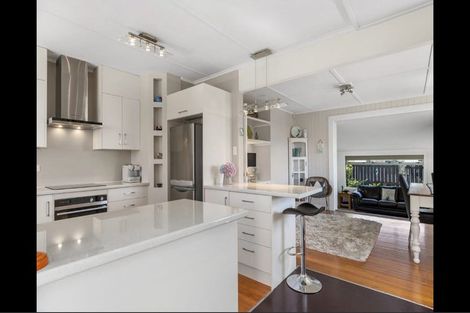 Photo of property in 22 Queen Road, Bellevue, Tauranga, 3110